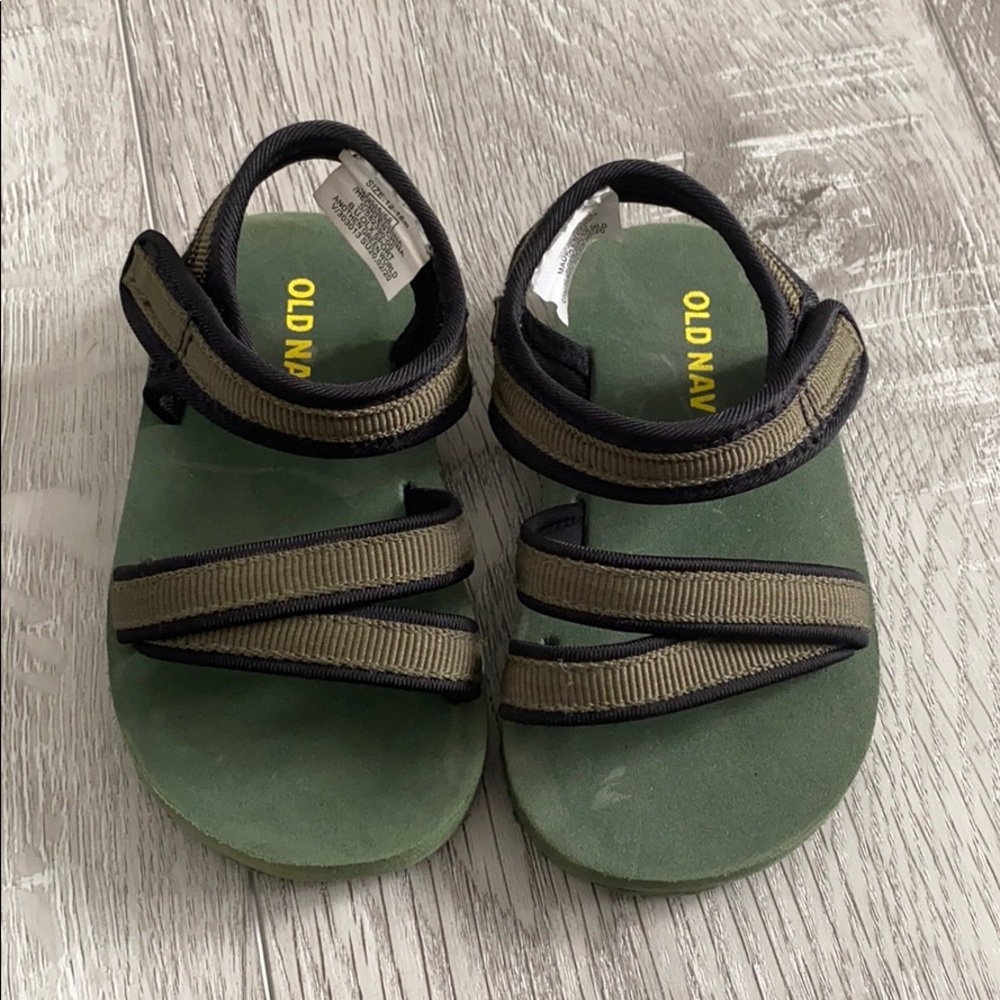 Baby boy old navy olive sandals size 12-18m